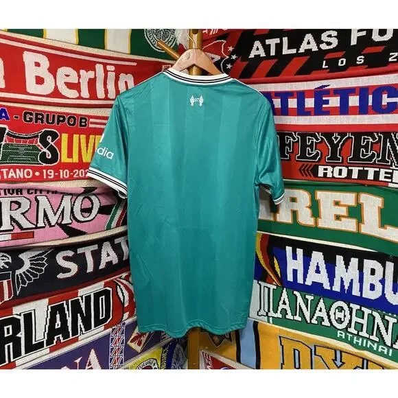 Liverpool | Men’s Large Away “Green” Jersey - Picture 7 of 7